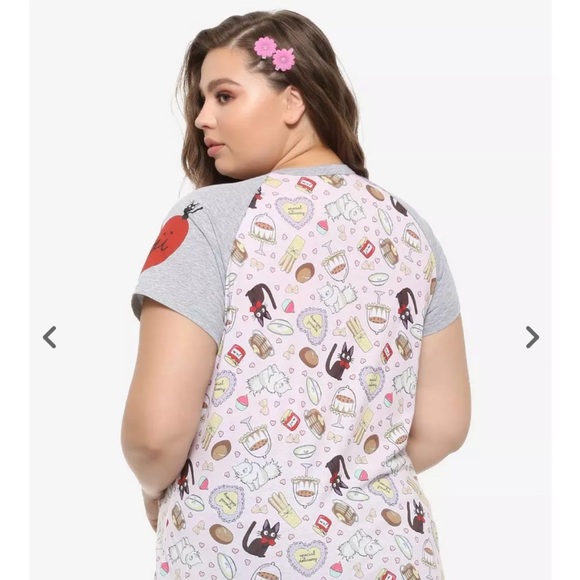 Hot Topic Kiki’s Delivery Service bakery toss raglan tee size 5 5x NWT 🩷🧁 - Picture 2 of 6